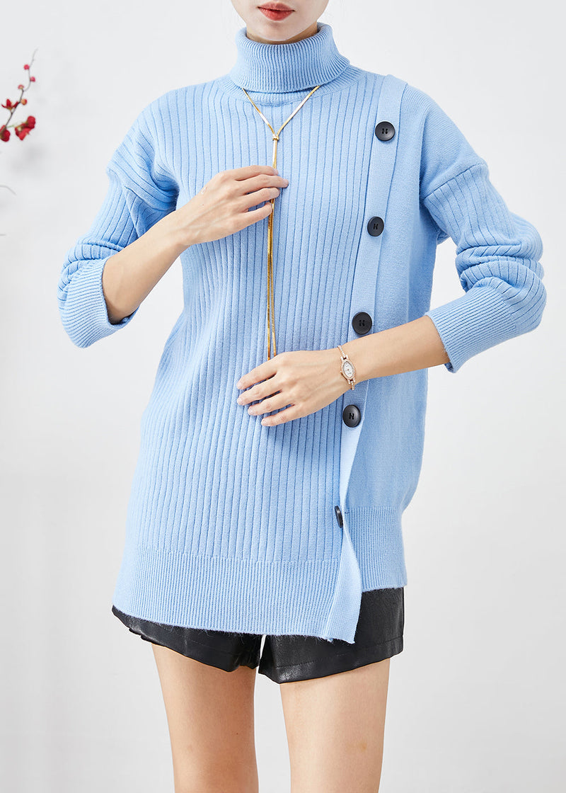 Classic Vintage Sweater with a Flattering Fit