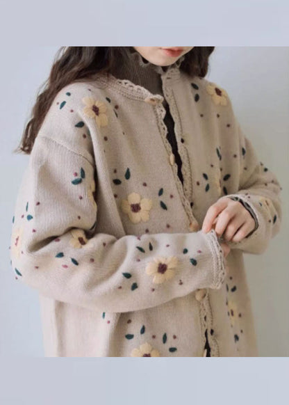 Effortlessly Elegant Coat with a Timeless Design