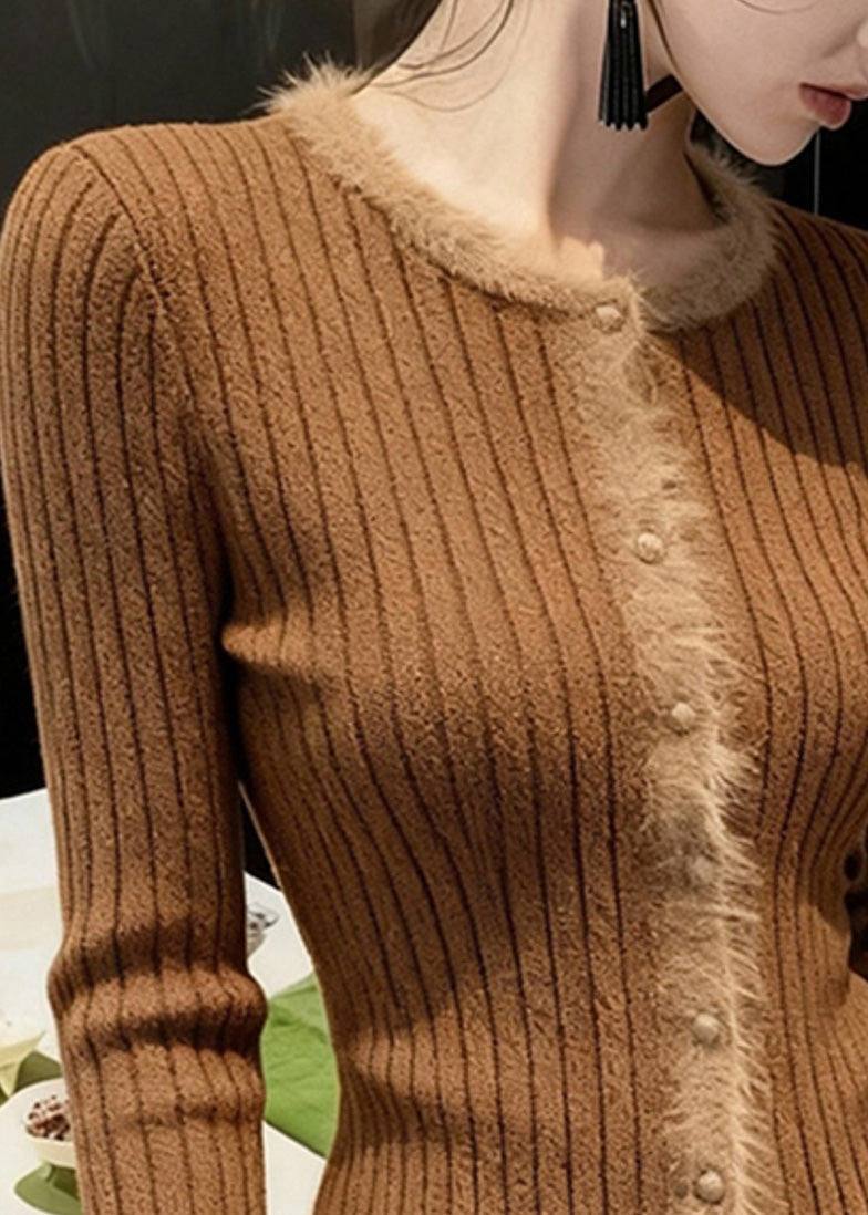 Effortlessly Elegant Sweater with a Timeless Design