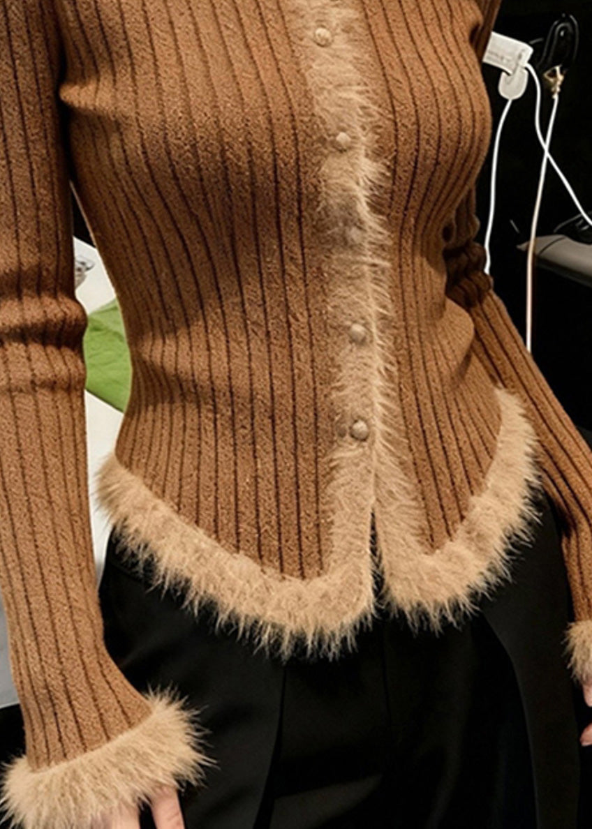 Effortlessly Elegant Sweater with a Timeless Design