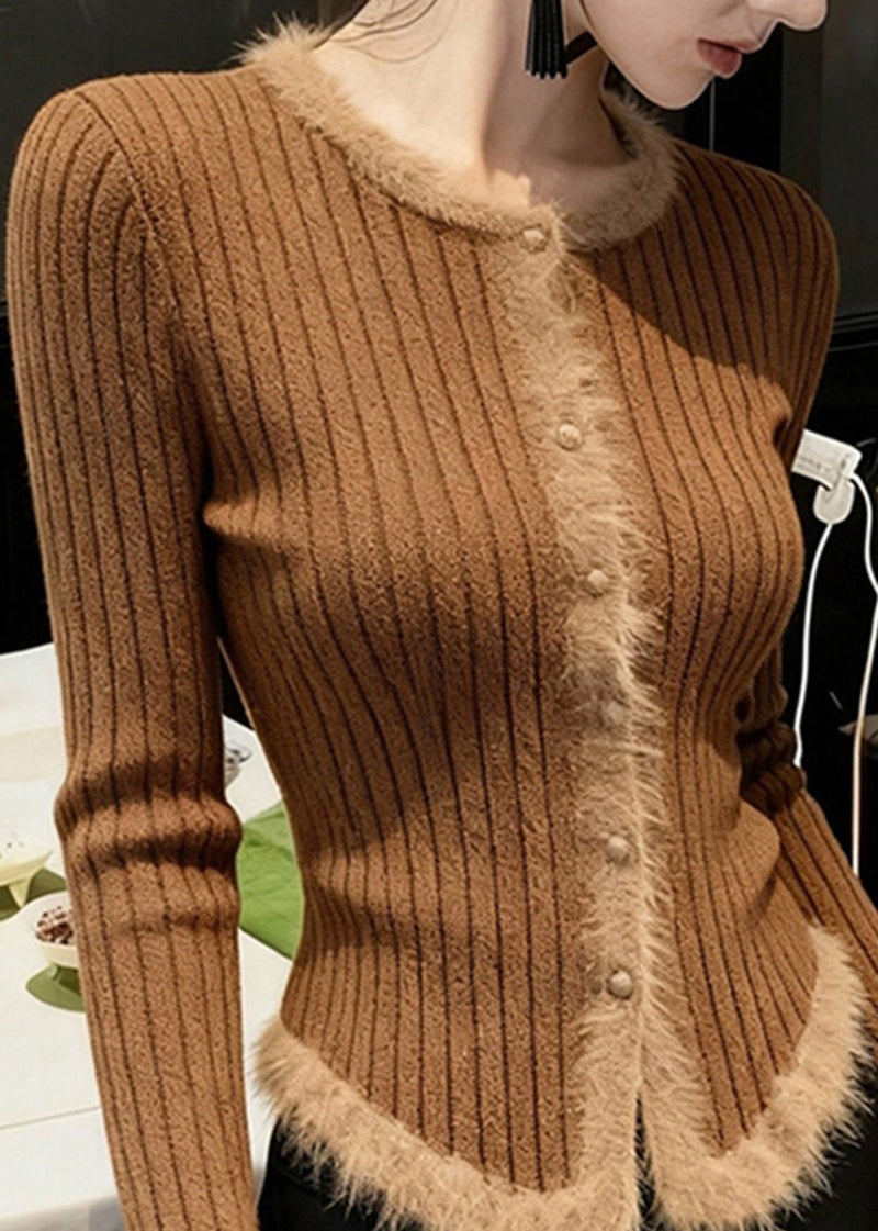 Effortlessly Elegant Sweater with a Timeless Design