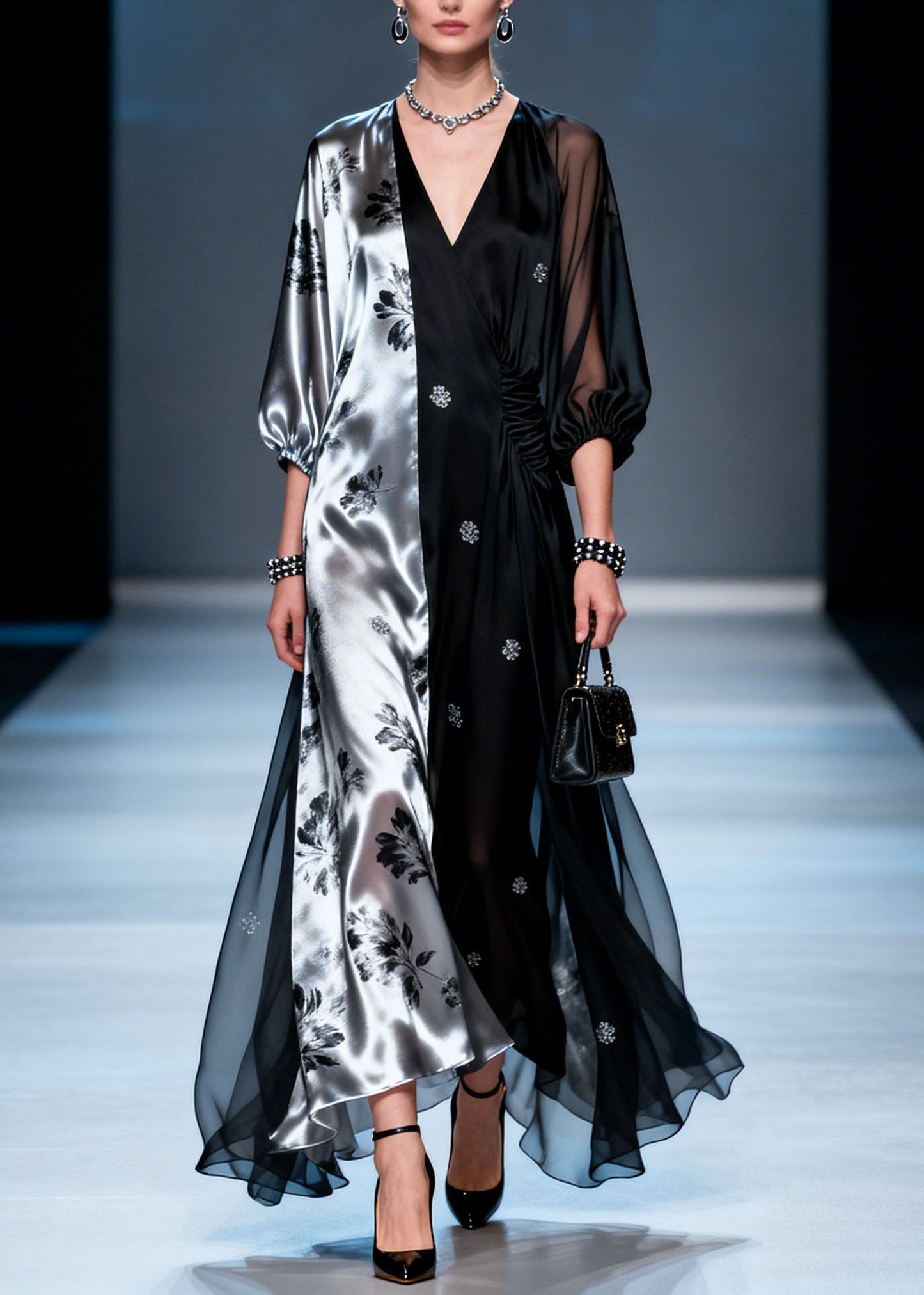 Well Tailored Dress with a Graceful Silhouette