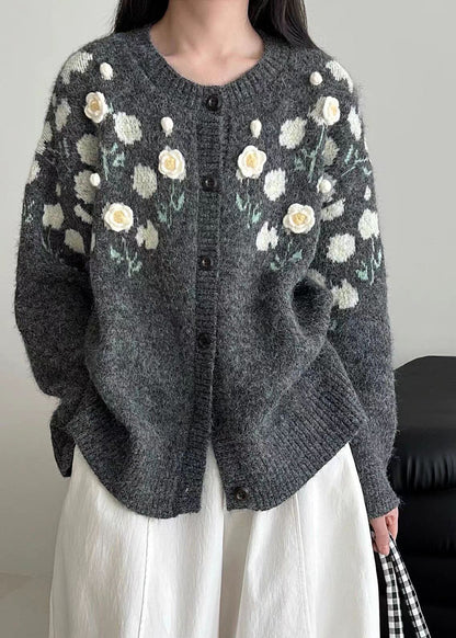 Well Tailored Coat with a Graceful Silhouette