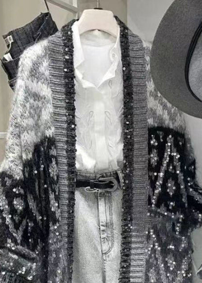 Effortlessly Elegant Cardigan with a Timeless Design