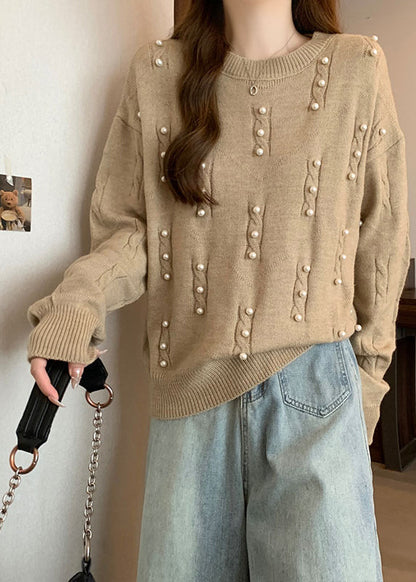 Effortlessly Elegant Sweater with a Timeless Design