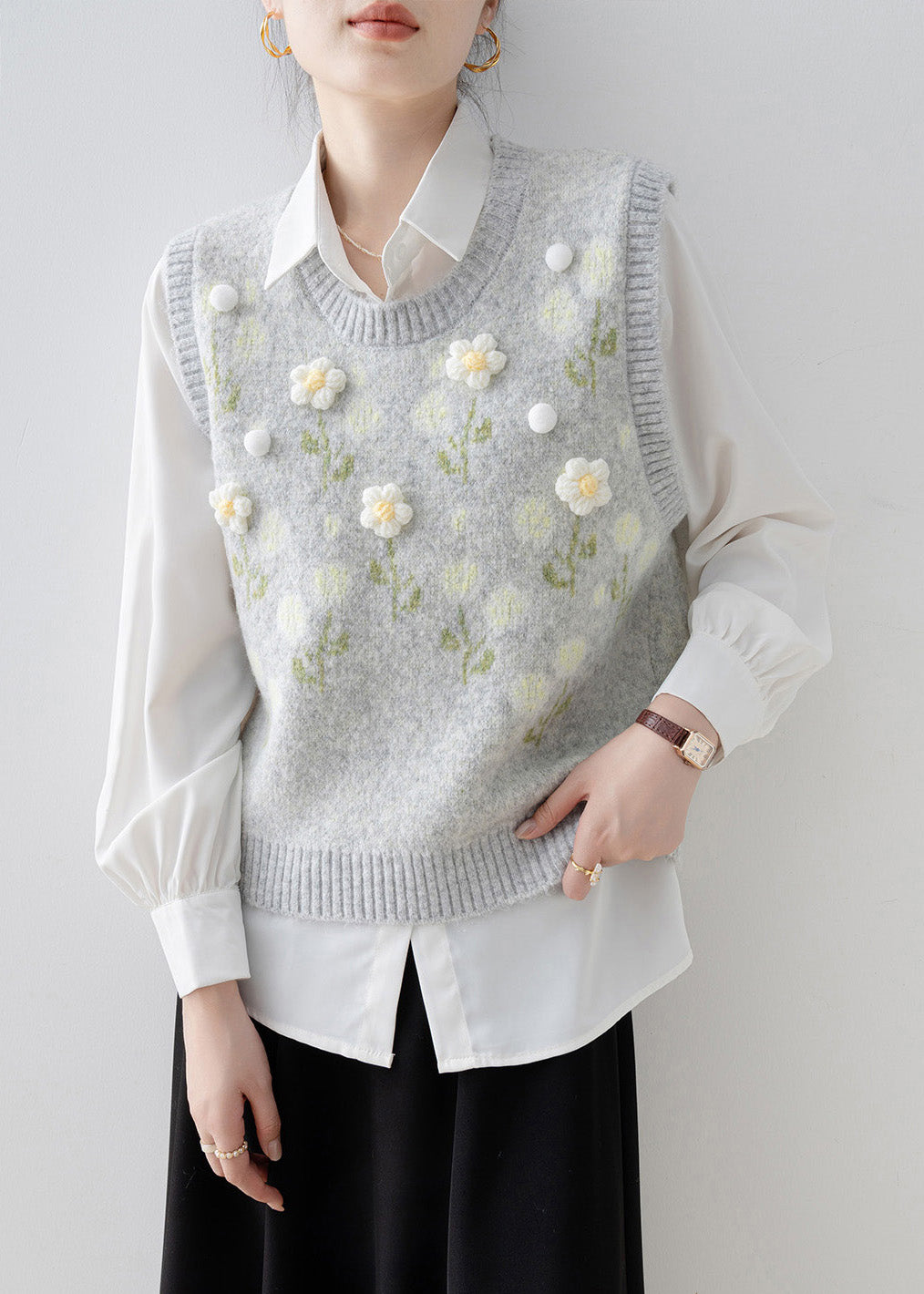 Effortlessly Elegant Garment with a Timeless Design