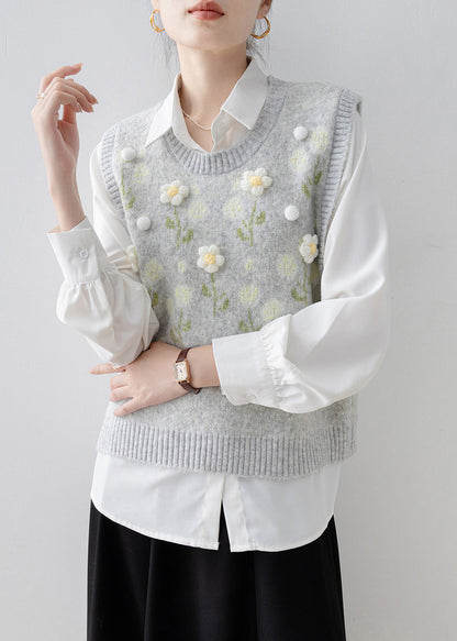 Effortlessly Elegant Garment with a Timeless Design