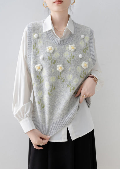 Effortlessly Elegant Garment with a Timeless Design