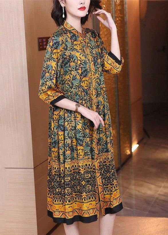 Classic Vintage Dress with a Flattering Fit