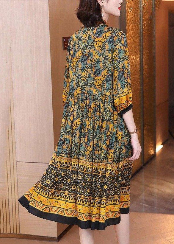 Classic Vintage Dress with a Flattering Fit