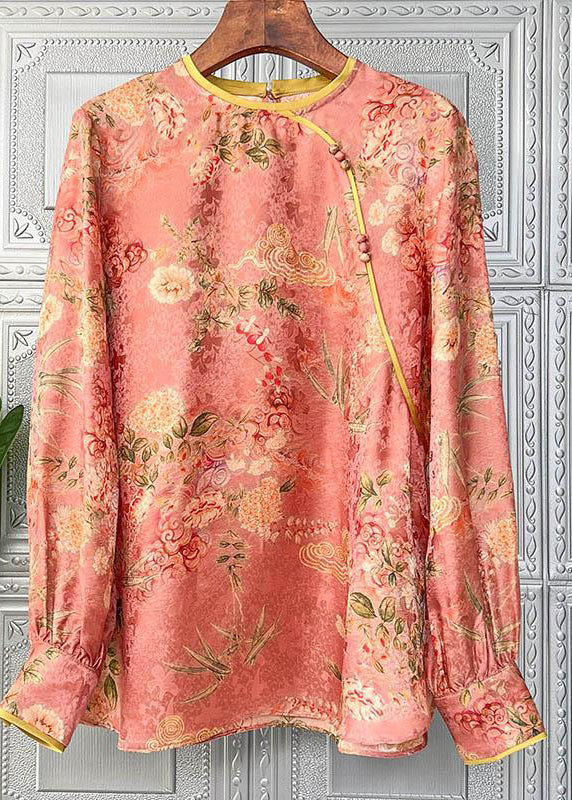 Beautifully Crafted Blouse in a Classic Style