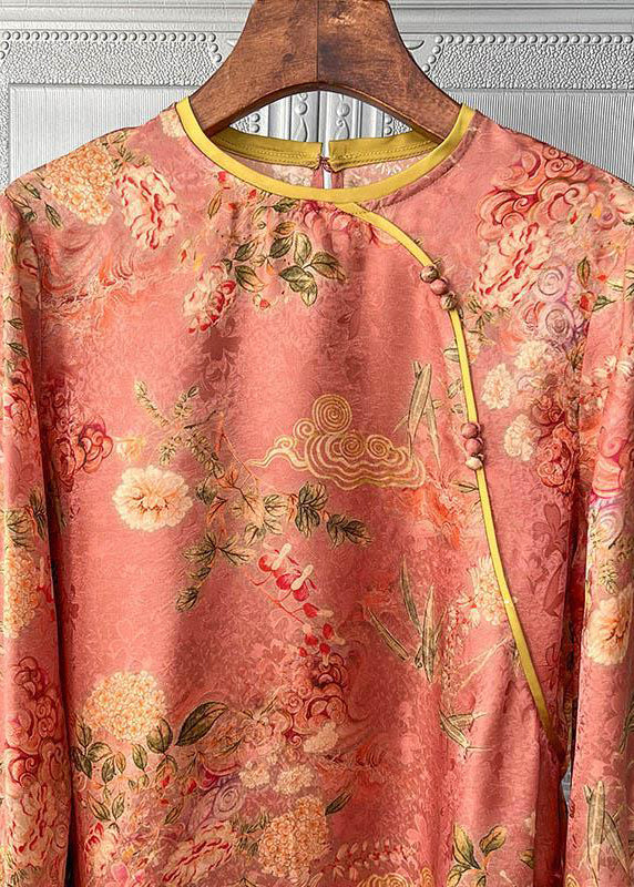 Beautifully Crafted Blouse in a Classic Style