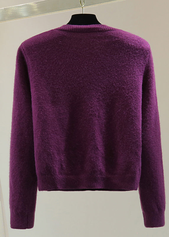 Classic Vintage Sweater with a Flattering Fit