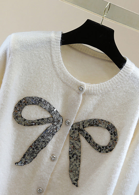 Classic Vintage Sweater with a Flattering Fit