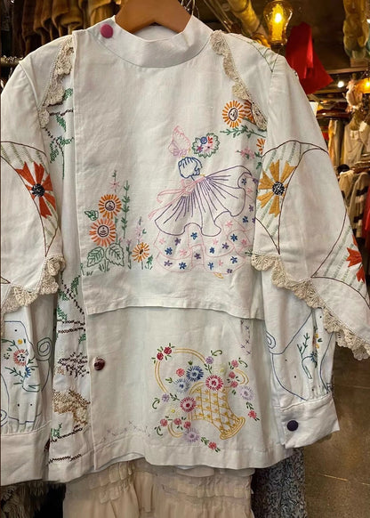 Effortlessly Elegant Blouse with a Timeless Design