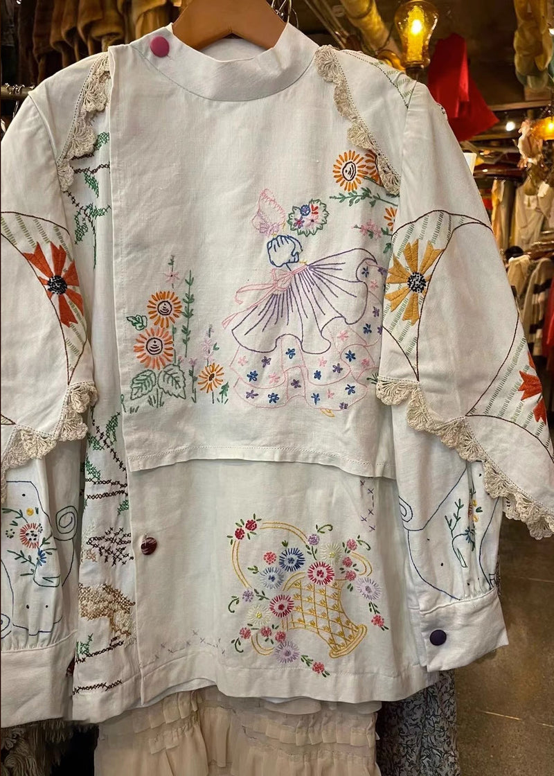 Effortlessly Elegant Blouse with a Timeless Design