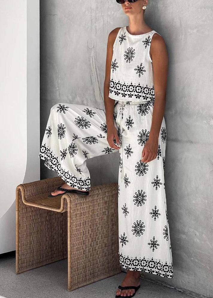 Classic Vintage Pants with a Flattering Fit