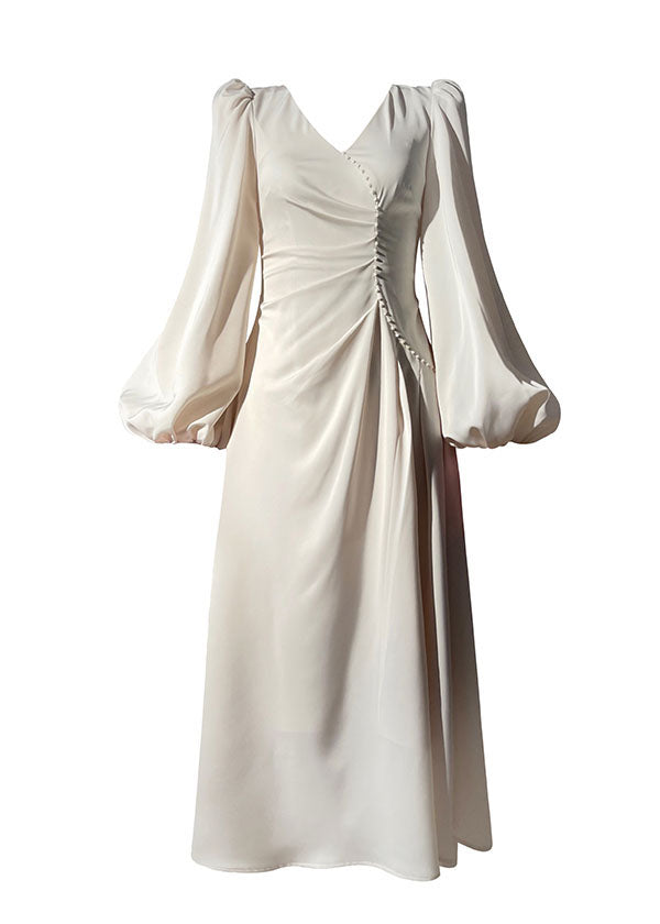 Well Tailored Dress with a Graceful Silhouette
