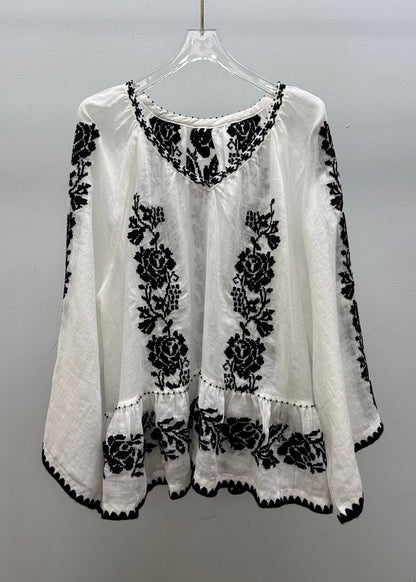 Well Tailored Blouse with a Graceful Silhouette