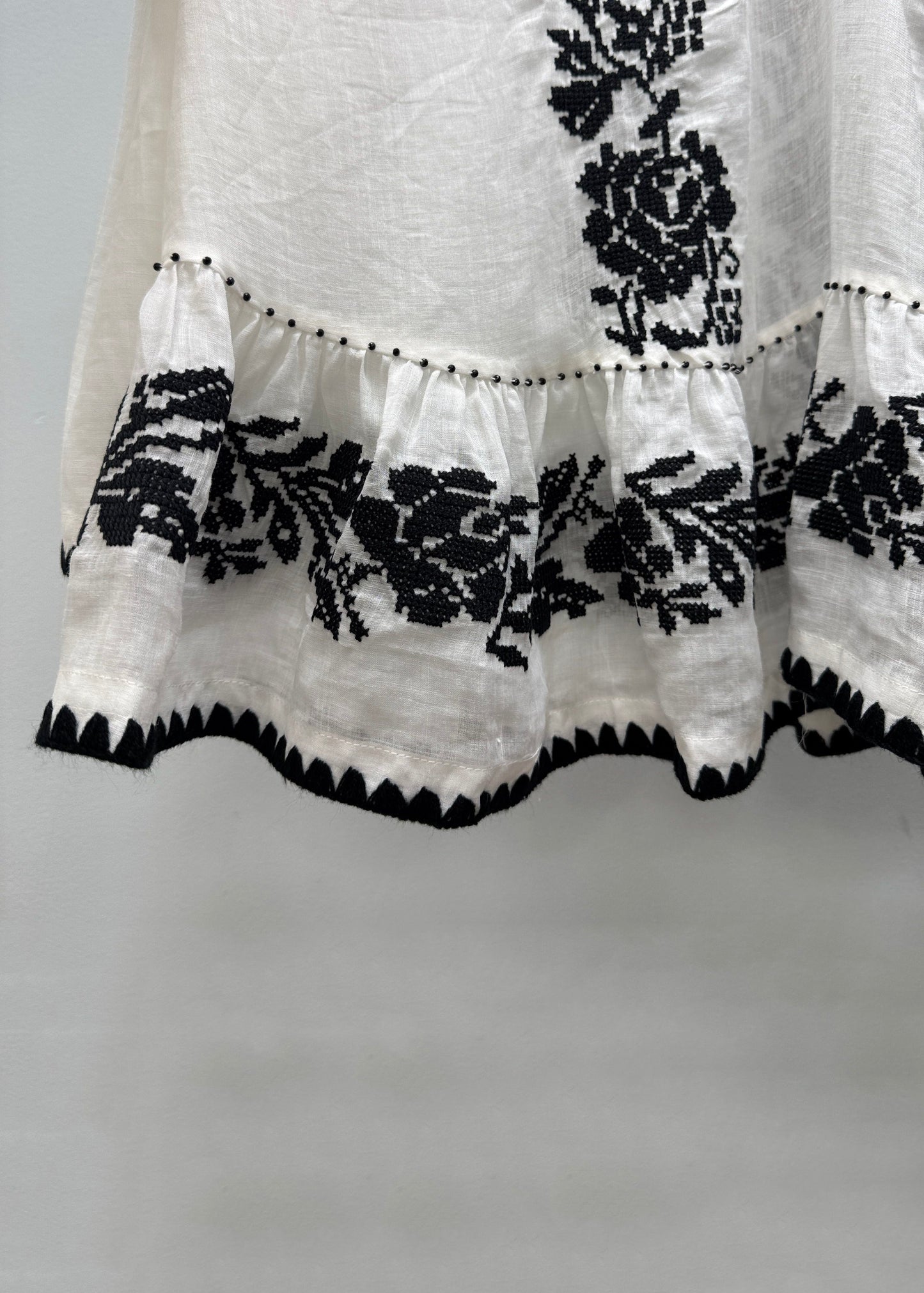 Well Tailored Blouse with a Graceful Silhouette