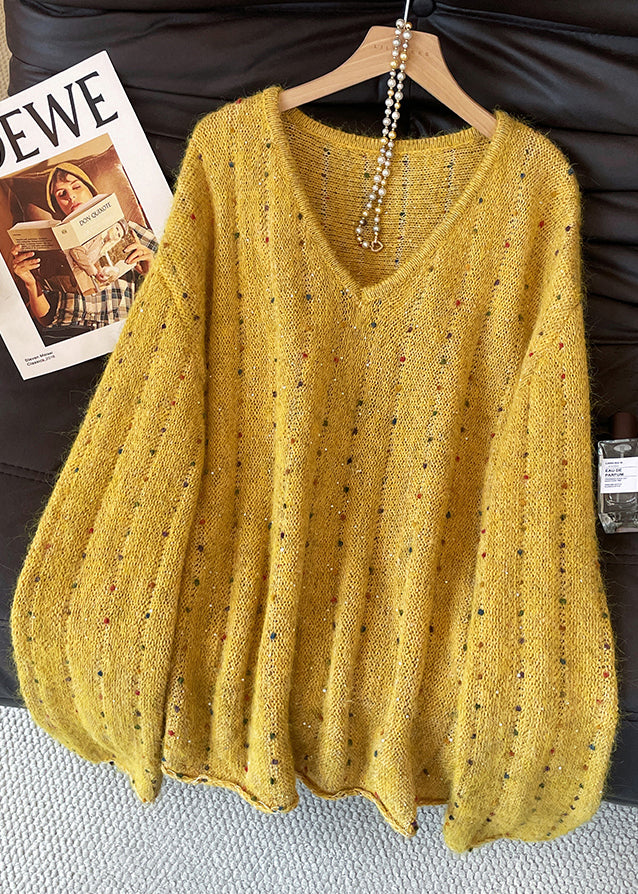Classic Vintage Sweater with a Flattering Fit