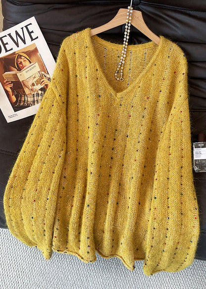 Classic Vintage Sweater with a Flattering Fit