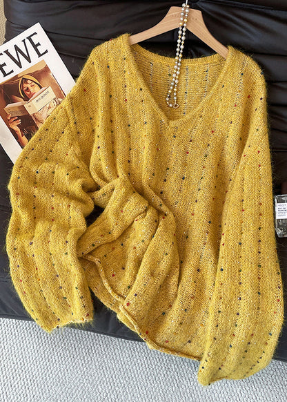 Classic Vintage Sweater with a Flattering Fit