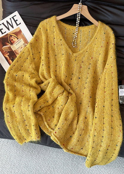 Classic Vintage Sweater with a Flattering Fit