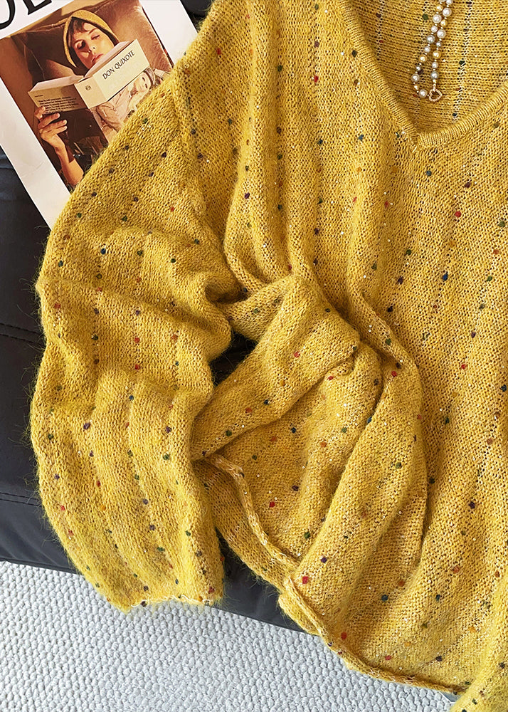 Classic Vintage Sweater with a Flattering Fit