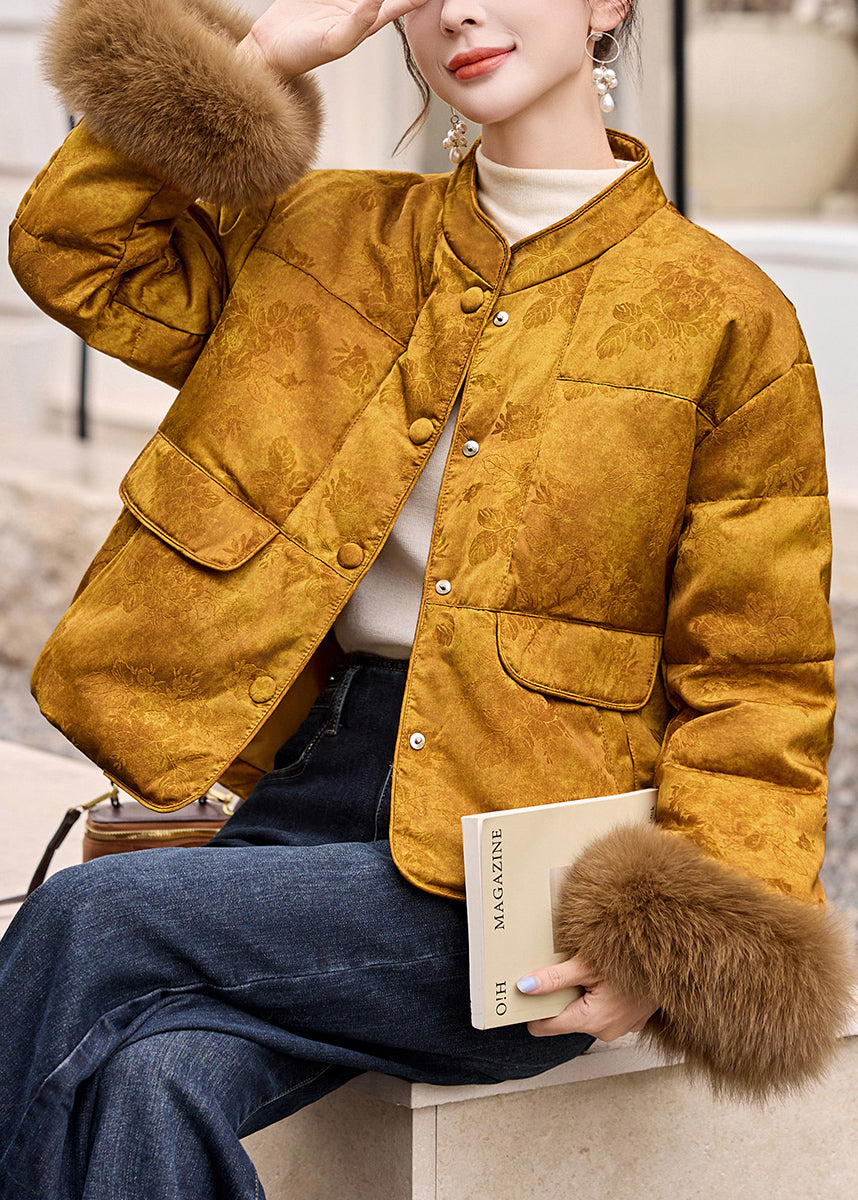 Well Tailored Coat with a Graceful Silhouette