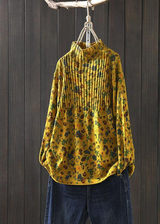 Classic Vintage Sweater with a Flattering Fit