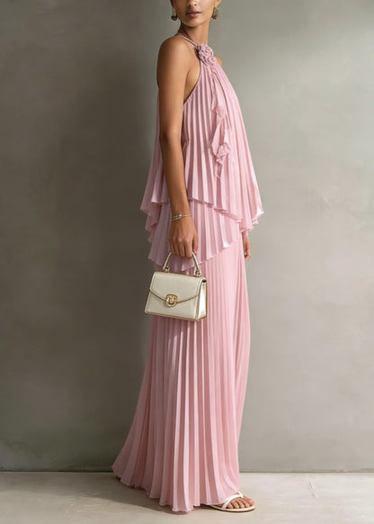 Well Tailored Top with a Graceful Silhouette