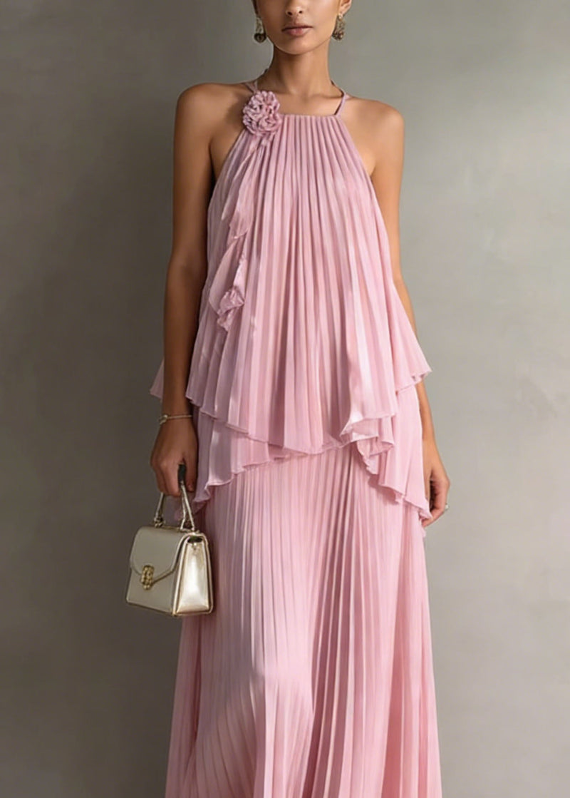 Well Tailored Top with a Graceful Silhouette