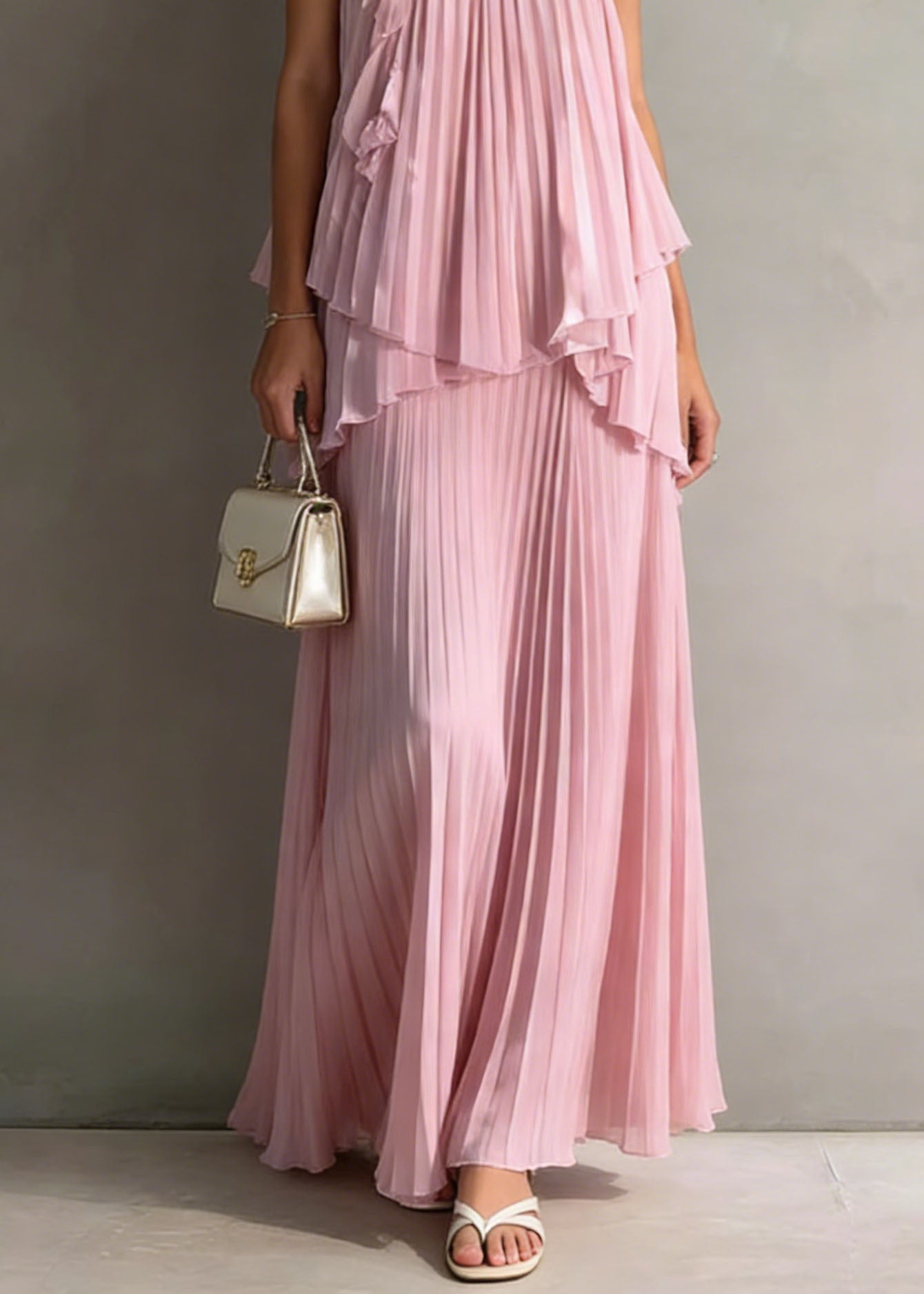 Well Tailored Top with a Graceful Silhouette