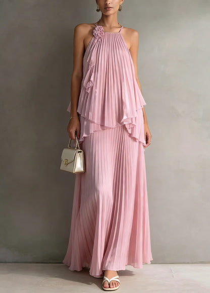 Well Tailored Top with a Graceful Silhouette