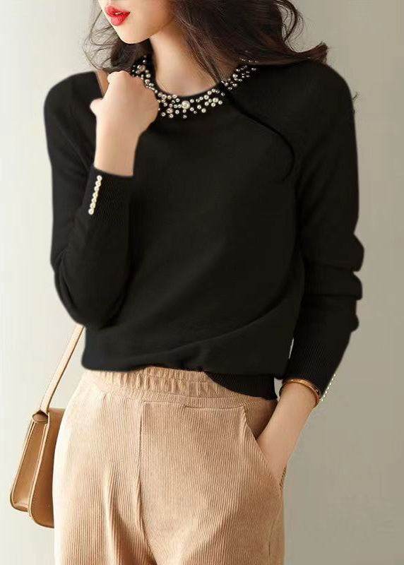 Well Tailored Sweater with a Graceful Silhouette