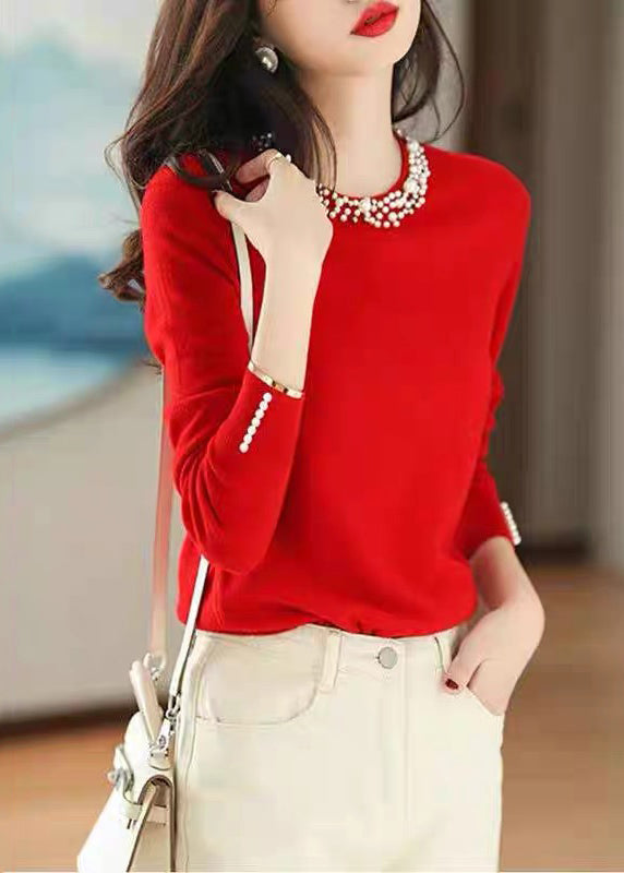 Well Tailored Sweater with a Graceful Silhouette