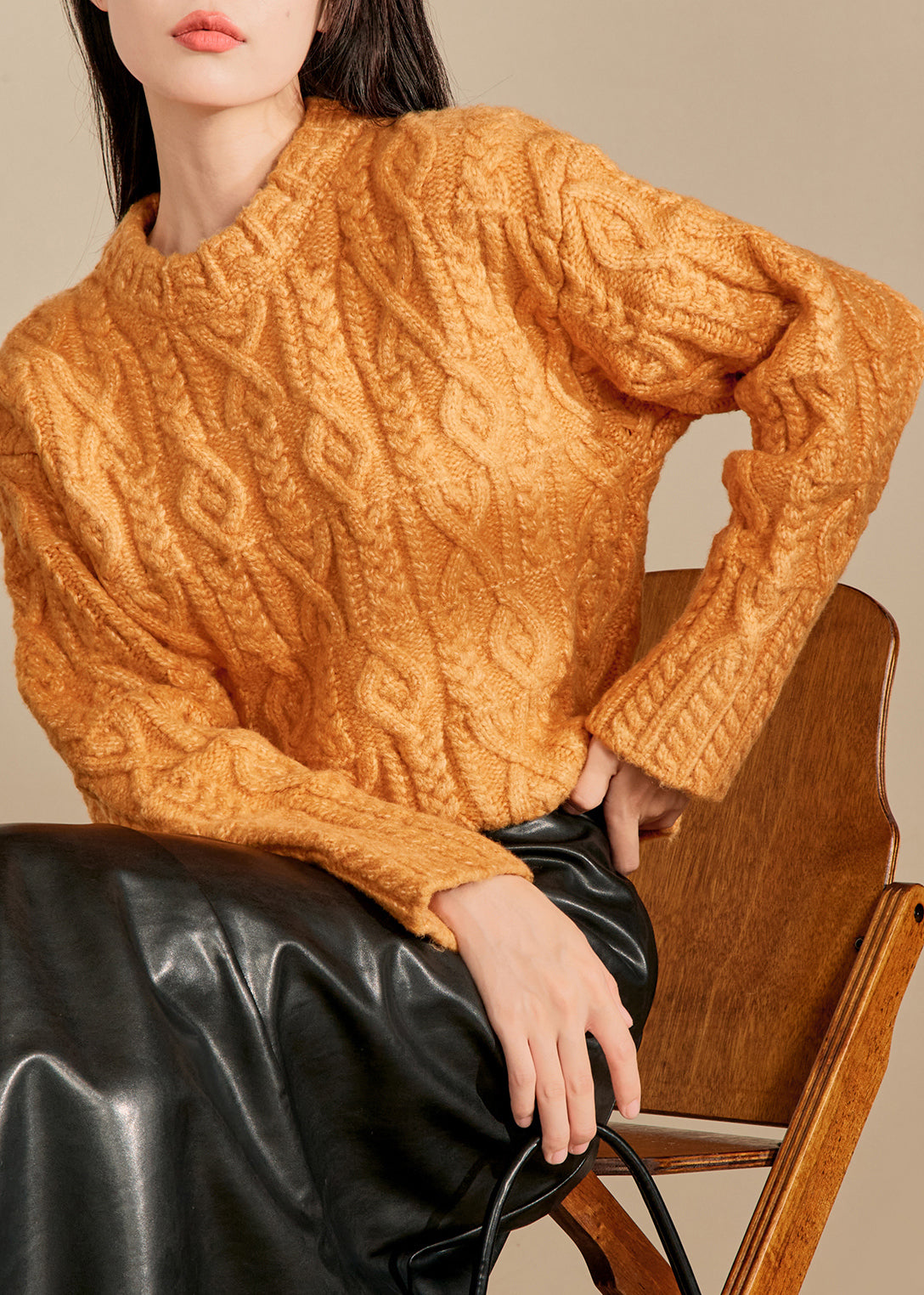 Well Tailored Sweater with a Graceful Silhouette