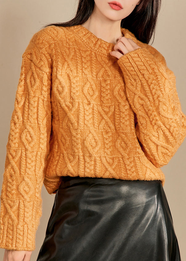 Well Tailored Sweater with a Graceful Silhouette