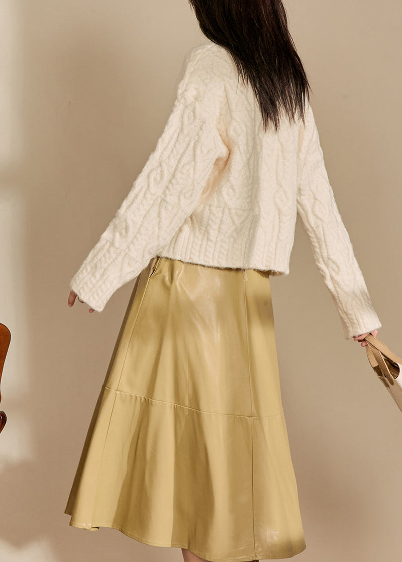 Well Tailored Sweater with a Graceful Silhouette