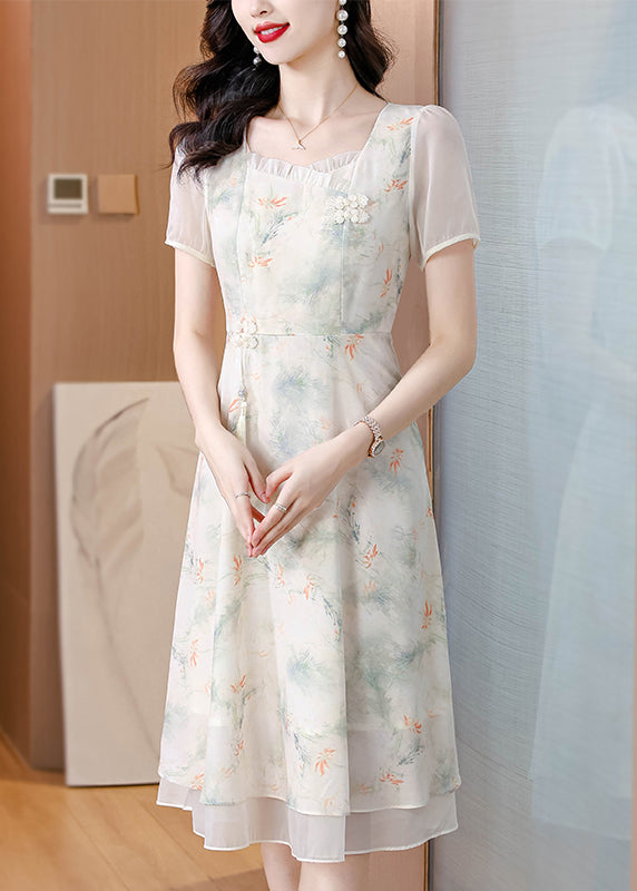 Well Tailored Dress with a Graceful Silhouette