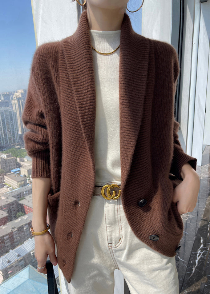 Effortlessly Elegant Cardigan with a Timeless Design