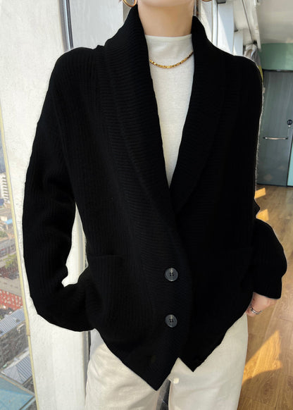 Effortlessly Elegant Cardigan with a Timeless Design