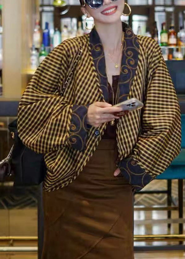Effortlessly Elegant Coat with a Timeless Design