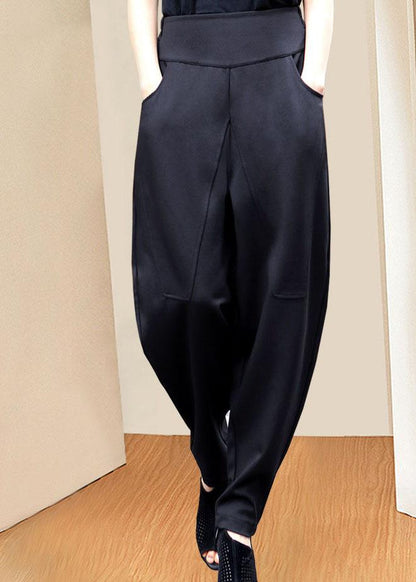 Effortlessly Elegant Pants with a Timeless Design