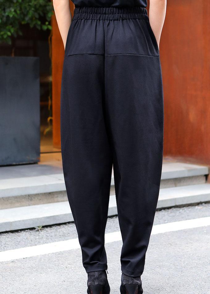 Effortlessly Elegant Pants with a Timeless Design