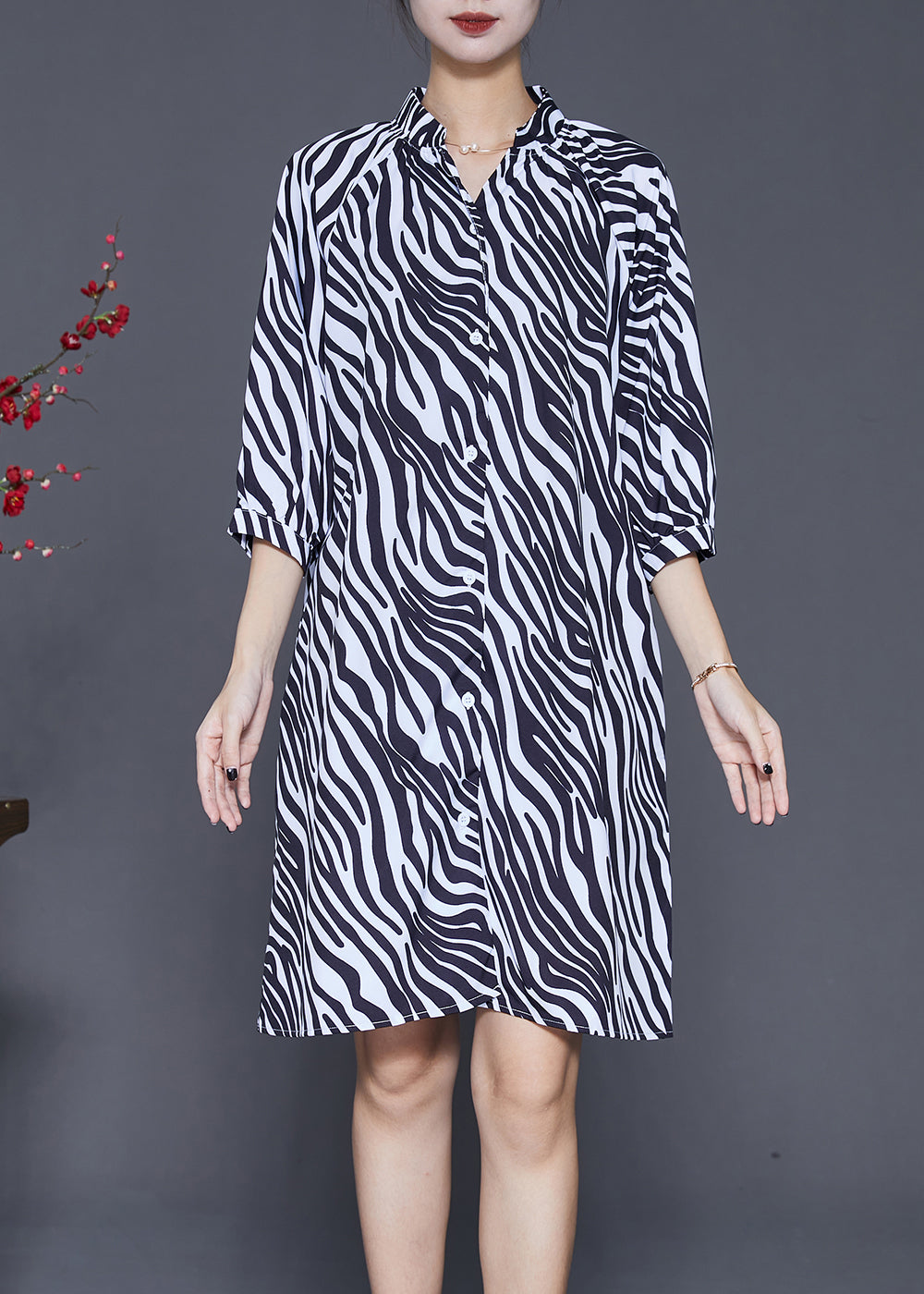 Well Tailored Dress with a Graceful Silhouette