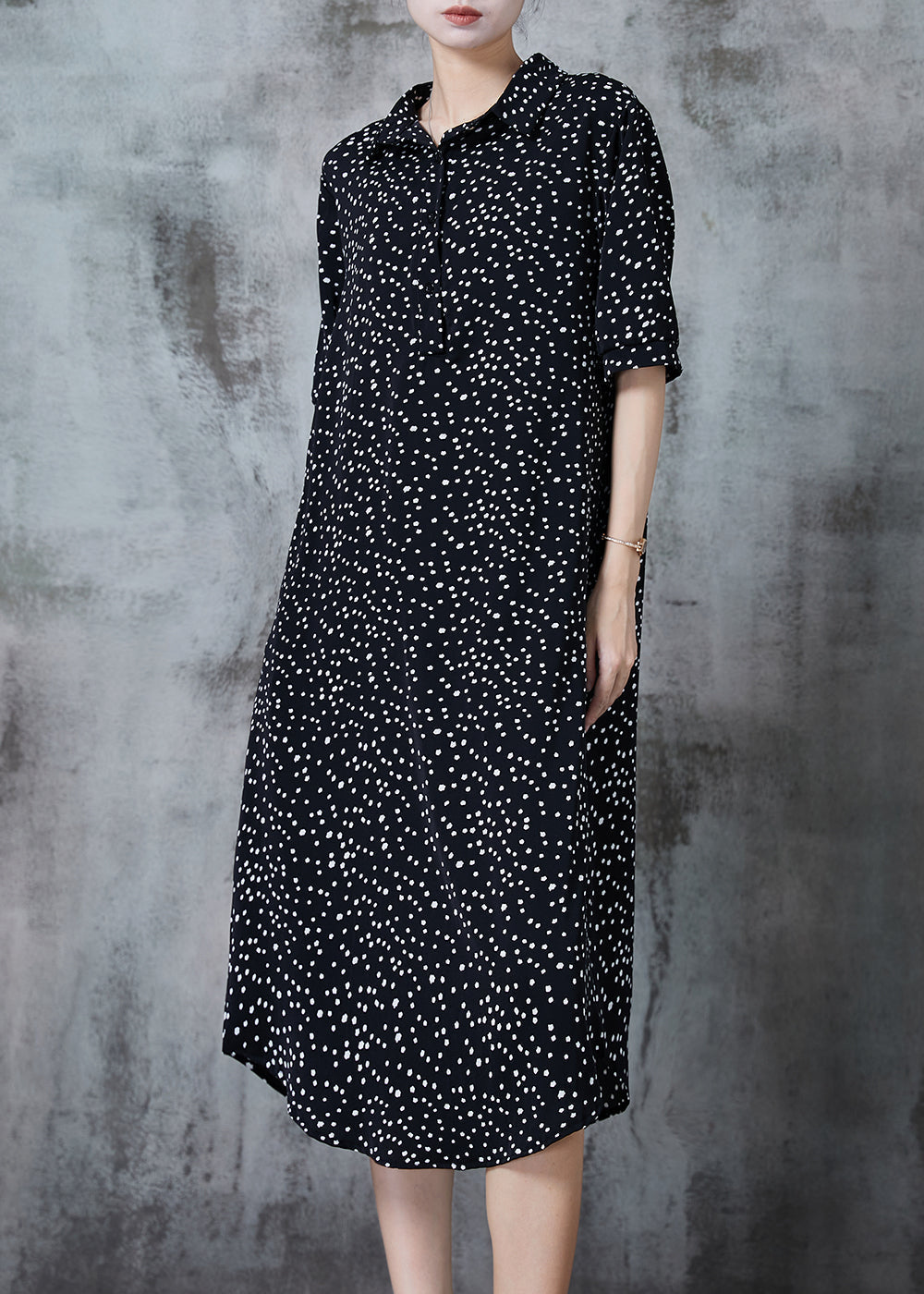 Gracefully Styled Dress for Any Occasion