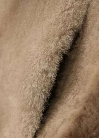 Classic Vintage & Enduringly Stylish Coat