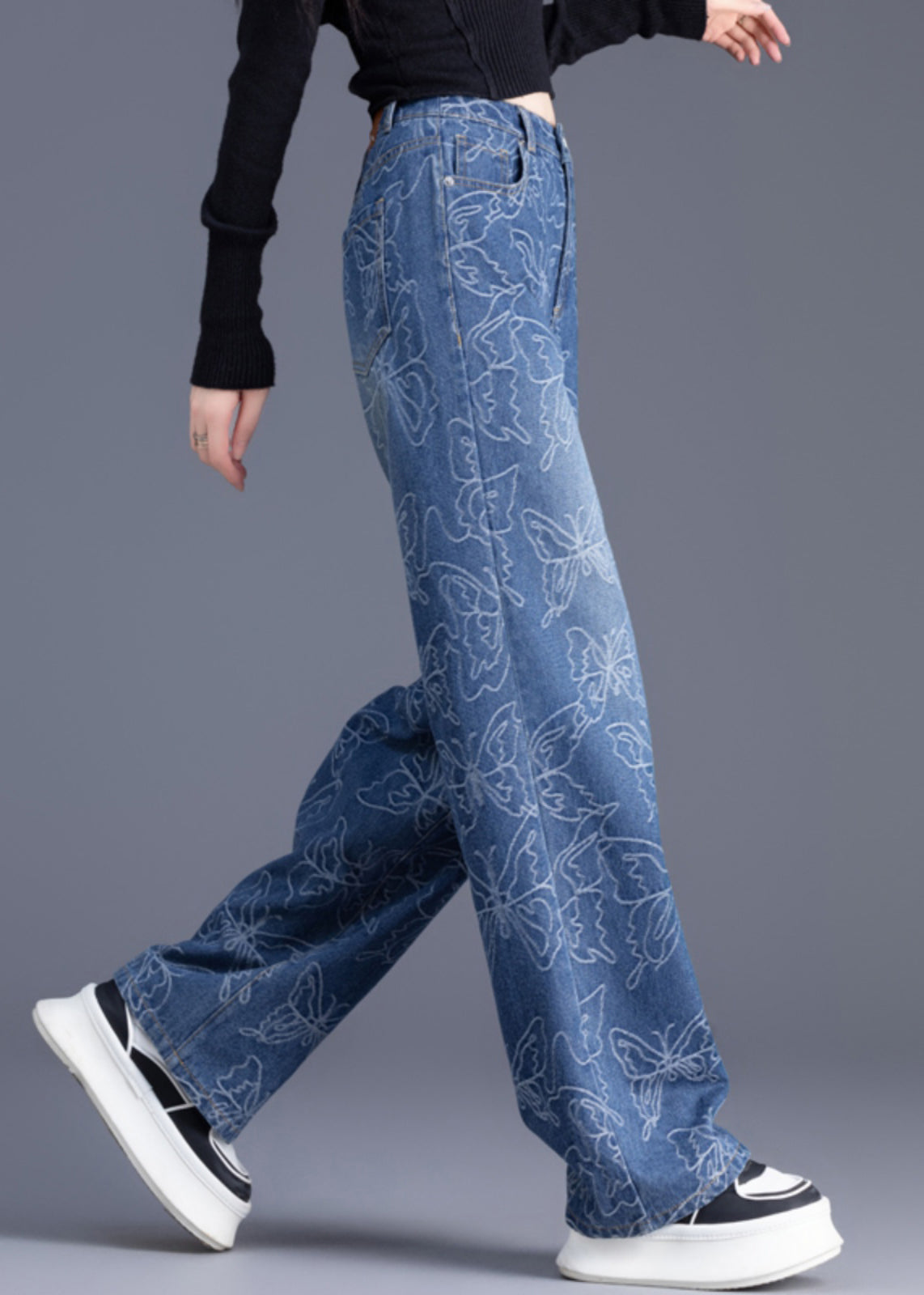 Well Tailored Trousers with a Graceful Silhouette